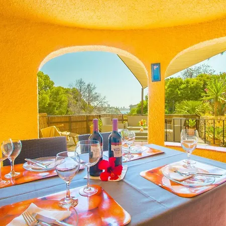 Abahana Villas Pedro Vila